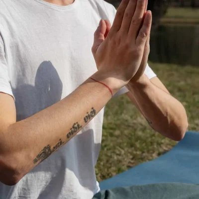 ssp_man_doing_yoga